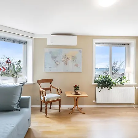 B&B Strandhuset 3* Tranekær