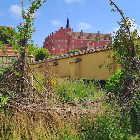 Strandhuset 3* Транекер