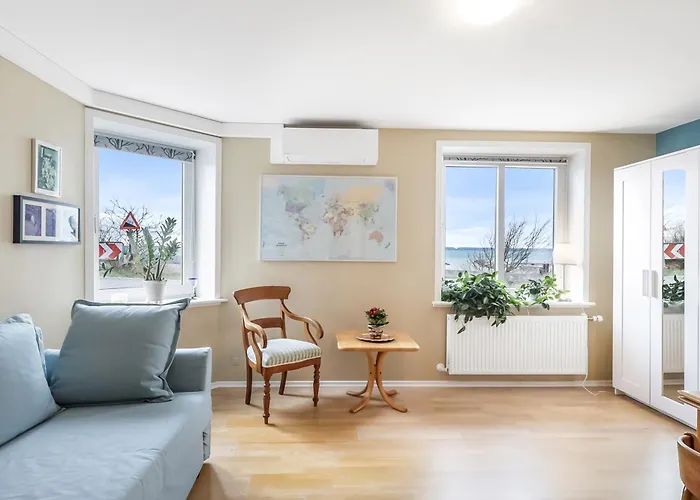 B&B Strandhuset 3* Tranekær